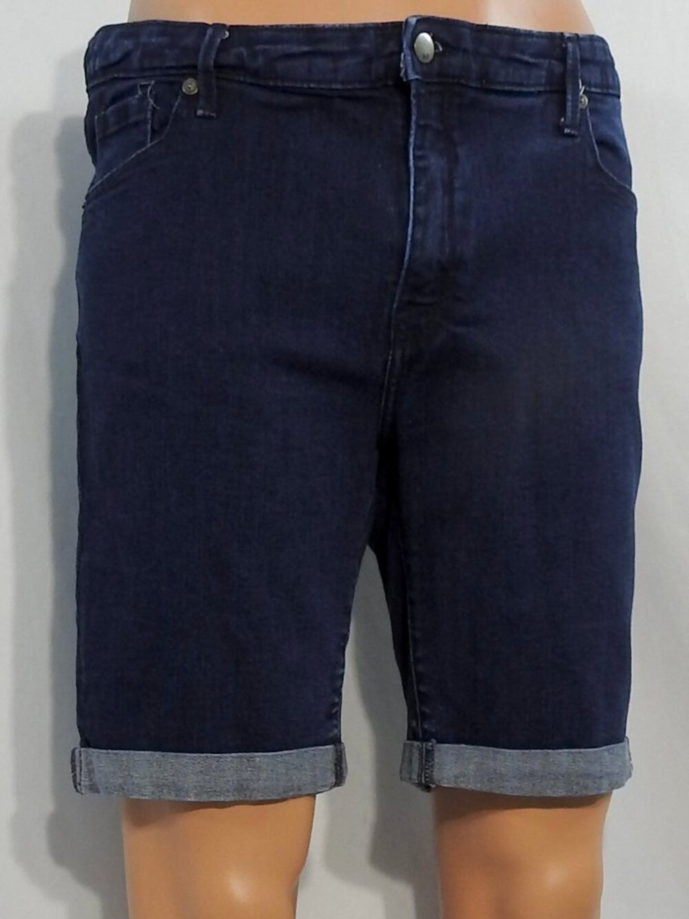 Mossimo 18/34  Mid-Rise Bermuda Dark Wash Jean Shorts Womens Denim Power Stretch